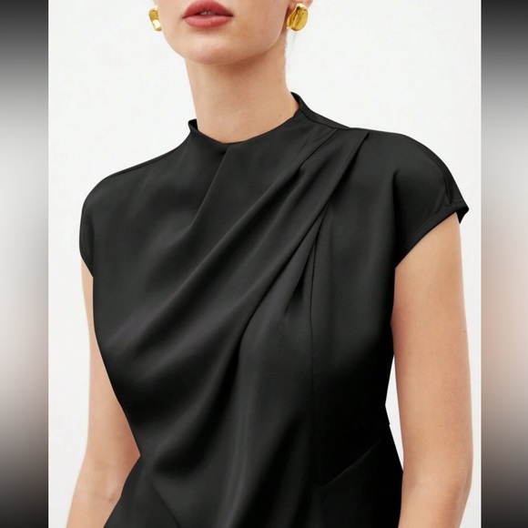 Luxe black elegant pleated blouse - Picture 3 of 16